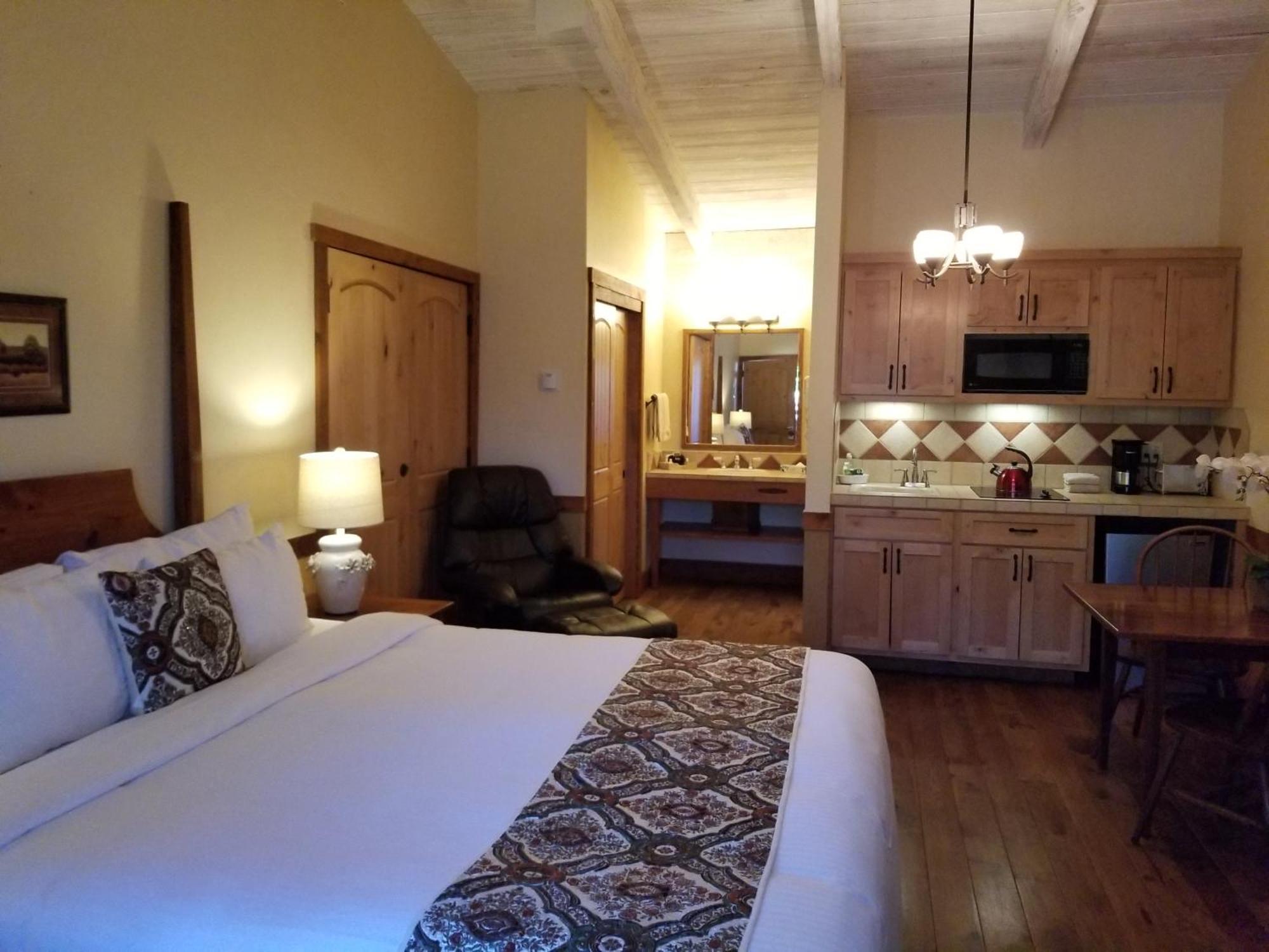 Carmel Valley Lodge Экстерьер фото